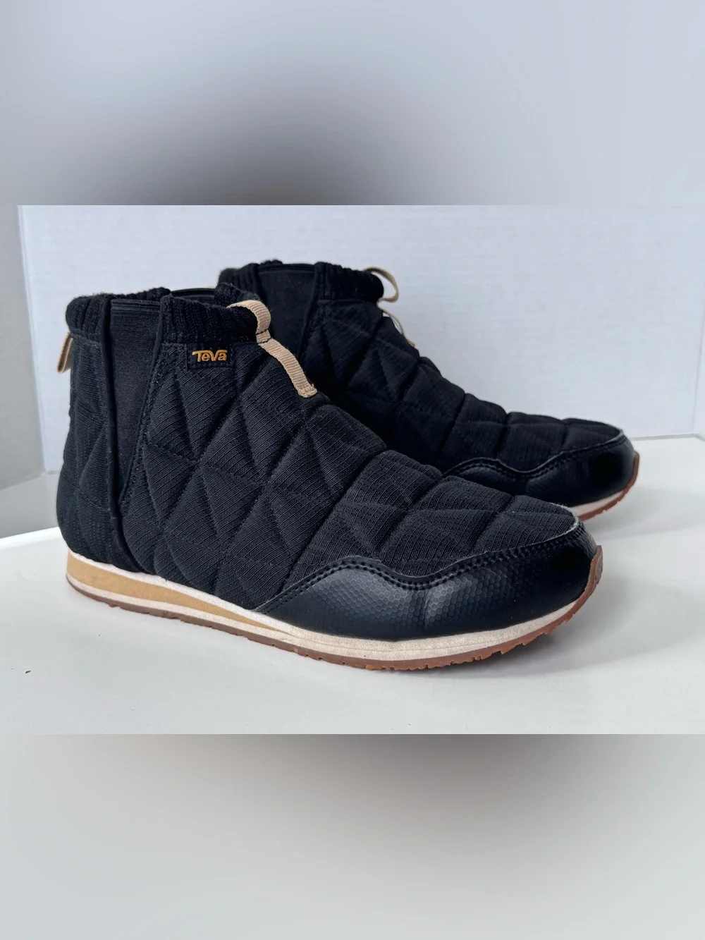 TEVA EMBER MID BLACK OUTDOOR QUILTED BOOTIES BOOTS SHOES WOMEN'S SHOES SIZE 8